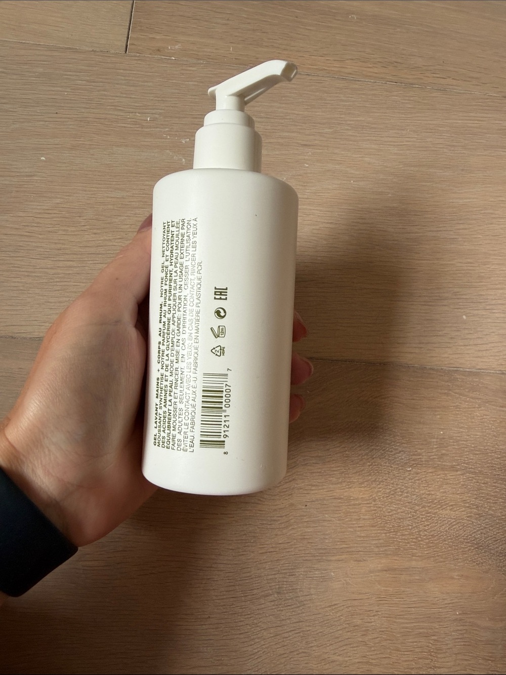 MALIN+GOETZ Rum Hand + Body Wash — White - Picture 3 of 3
